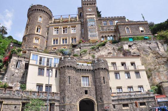 Studio Apartment In Neapolitan Castle Int 28 ภายนอก รูปภาพ